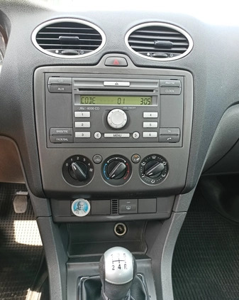 Ford Focus cena 4900 przebieg: 275000, rok produkcji 2006 z Warszawa małe 79